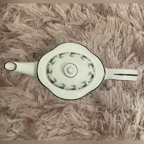 NWT Gorgeous Toile Teapot - Picture 3 of 4